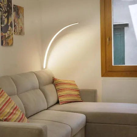 Theglasshouse Apartment *
